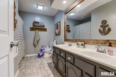 1509 Devonwood Dr, Springfield, IL 62707 photo 26
