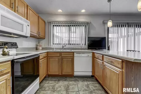 6 Juniper Ln, Springfield, IL 62704 photo 9