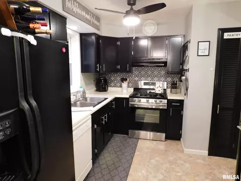1373 Crestview Dr, Springfield, IL 62702 photo 6