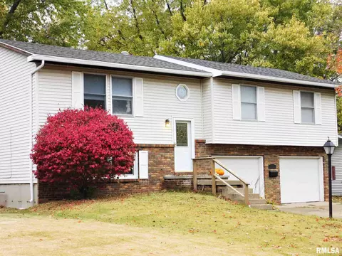 1373 Crestview Dr, Springfield, IL 62702 photo 2