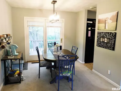 1373 Crestview Dr, Springfield, IL 62702 photo 9