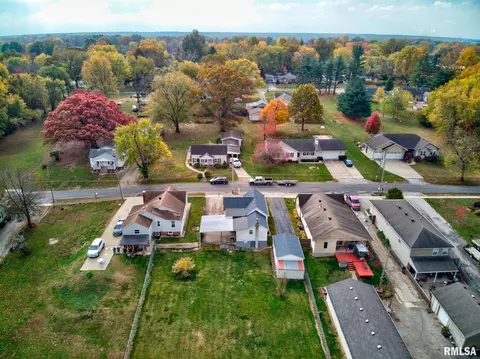 813 E Madison St, Riverton, IL 62561 photo 22