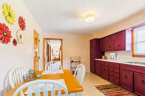 813 E Madison St, Riverton, IL 62561 photo 10