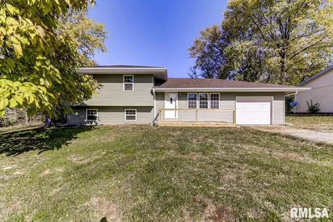 203 Hickory St, Athens, IL 62613 photo 1