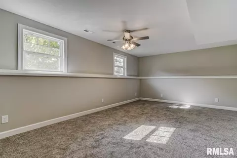 203 Hickory St, Athens, IL 62613 photo 22