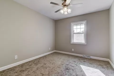 203 Hickory St, Athens, IL 62613 photo 11