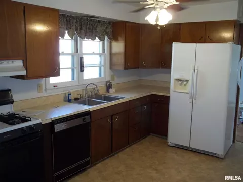 115 Circle Dr, Springfield, IL 62703 photo 3