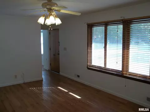 115 Circle Dr, Springfield, IL 62703 photo 2