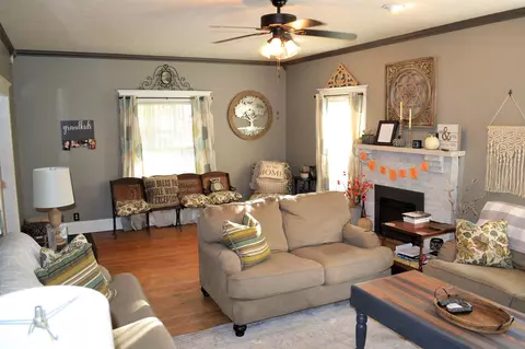 307 E Sycamore St, Thayer, IL 62689 photo 6