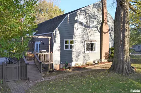 307 E Sycamore St, Thayer, IL 62689 photo 2