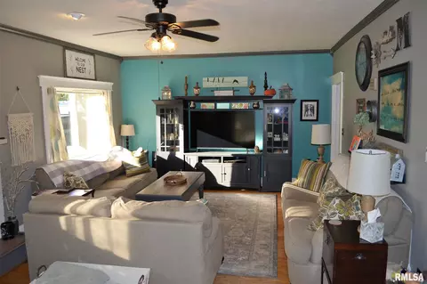 307 E Sycamore St, Thayer, IL 62689 photo 7