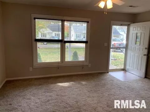 2261 E Converse St, Springfield, IL 62702 photo 4