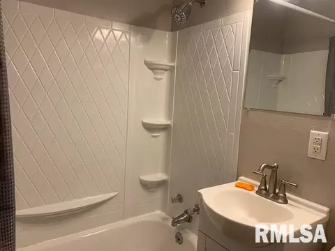 2261 E Converse St, Springfield, IL 62702 photo 10