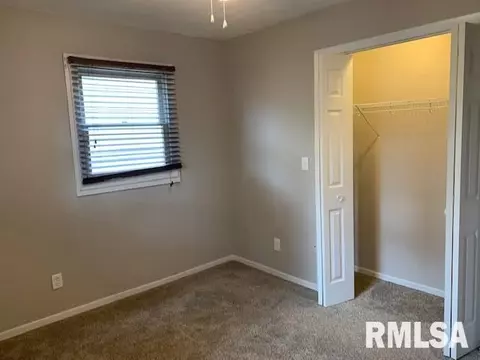2261 E Converse St, Springfield, IL 62702 photo 7