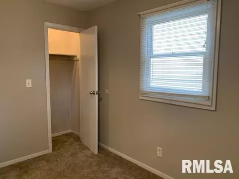 2261 E Converse St, Springfield, IL 62702 photo 9