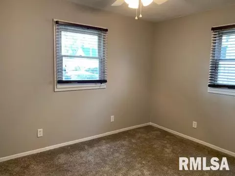 2261 E Converse St, Springfield, IL 62702 photo 8