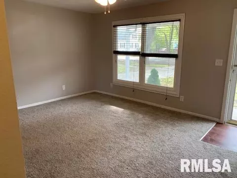 2261 E Converse St, Springfield, IL 62702 photo 5