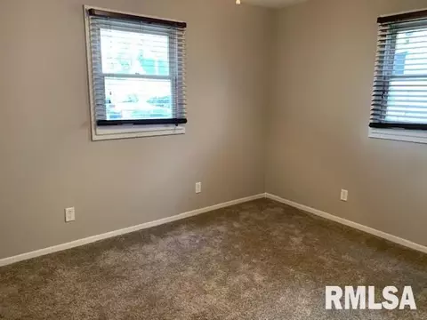 2261 E Converse St, Springfield, IL 62702 photo 6