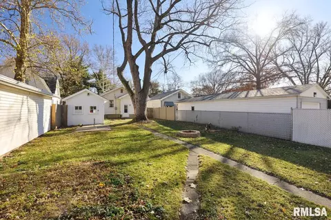 1025 N 2nd St, Springfield, IL 62702 photo 4