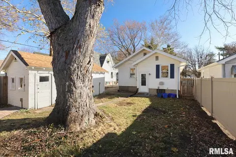 1025 N 2nd St, Springfield, IL 62702 photo 3