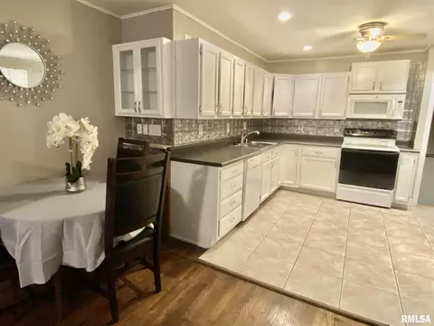57 Nottingham Rd, Springfield, IL 62704 photo 9