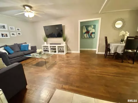 57 Nottingham Rd, Springfield, IL 62704 photo 2