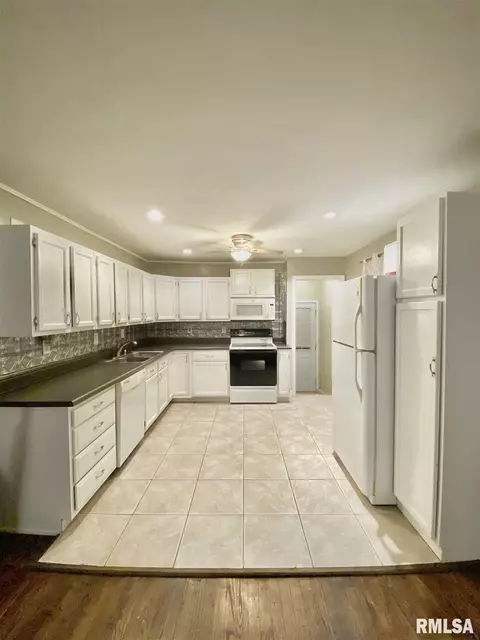 57 Nottingham Rd, Springfield, IL 62704 photo 8