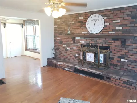 1819 S 9th St, Springfield, IL 62703 photo 7