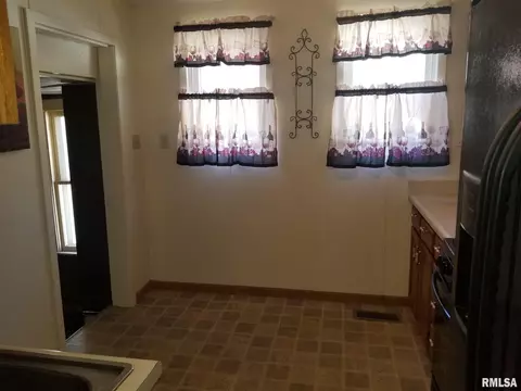 1819 S 9th St, Springfield, IL 62703 photo 5