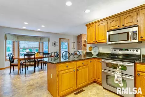 97 Interlacken Rd, Springfield, IL 62704 photo 12