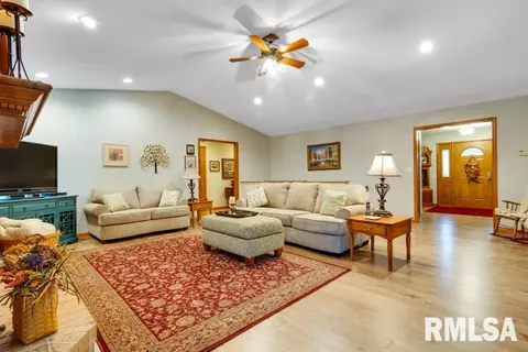 97 Interlacken Rd, Springfield, IL 62704 photo 8