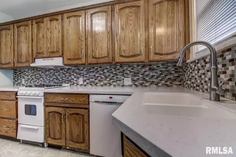 948 S 2nd St, Springfield, IL 62704 photo 12