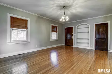 948 S 2nd St, Springfield, IL 62704 photo 8