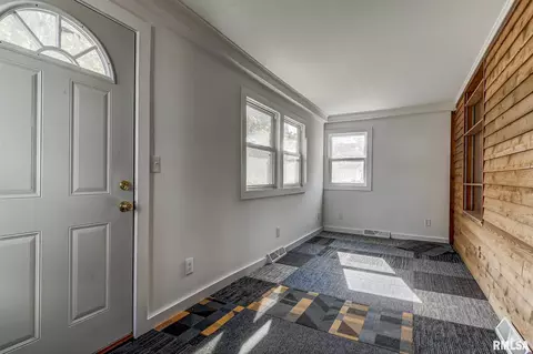 211 S Macarthur Blvd, Springfield, IL 62704 photo 6