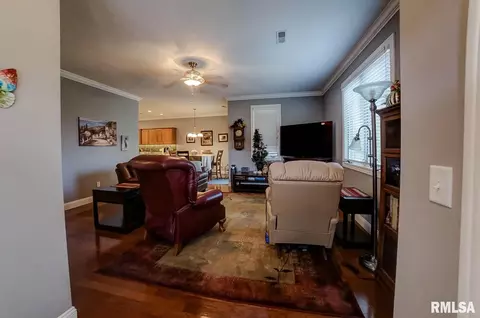 801 Colorado Ct, Springfield, IL 62711 photo 3