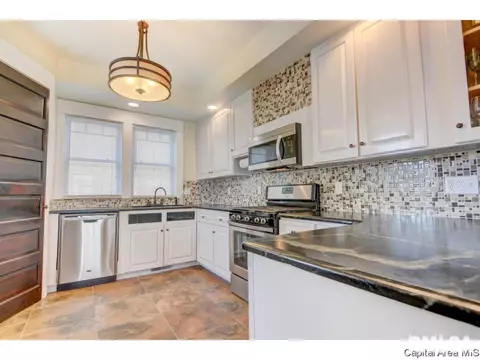 904 N 4th St, Springfield, IL 62702 photo 9