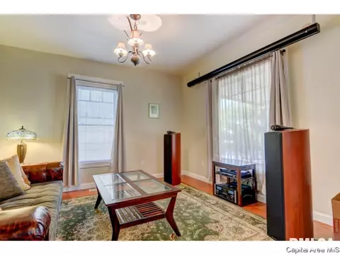 904 N 4th St, Springfield, IL 62702 photo 6