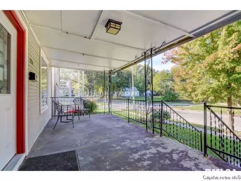 904 N 4th St, Springfield, IL 62702 photo 2
