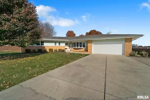 12 Greencastle Cir, Springfield, IL 62712 photo 1