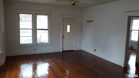 209 N Normal St, Macomb, IL 61455 photo 5