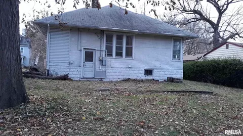 209 N Normal St, Macomb, IL 61455 photo 2