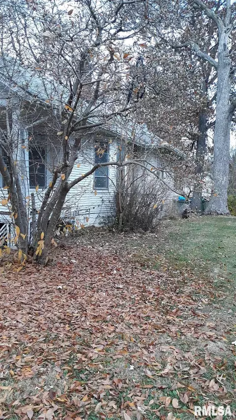 209 N Normal St, Macomb, IL 61455 photo 3