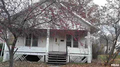 209 N Normal St, Macomb, IL 61455 photo 1