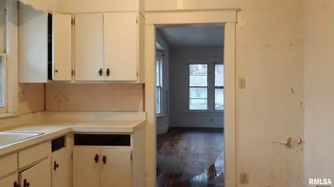 209 N Normal St, Macomb, IL 61455 photo 8