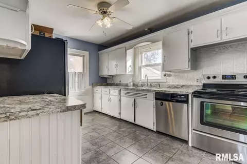 2120 N 21st St, Springfield, IL 62702 photo 6