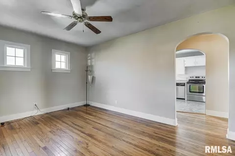 2120 N 21st St, Springfield, IL 62702 photo 4