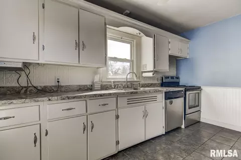 2120 N 21st St, Springfield, IL 62702 photo 9