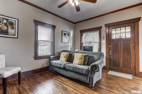 1233 W Edwards St, Springfield, IL 62704 photo 5