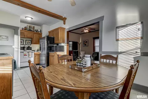 1233 W Edwards St, Springfield, IL 62704 photo 9