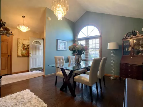 3004 Catalpa Dr, Springfield, IL 62712 photo 2